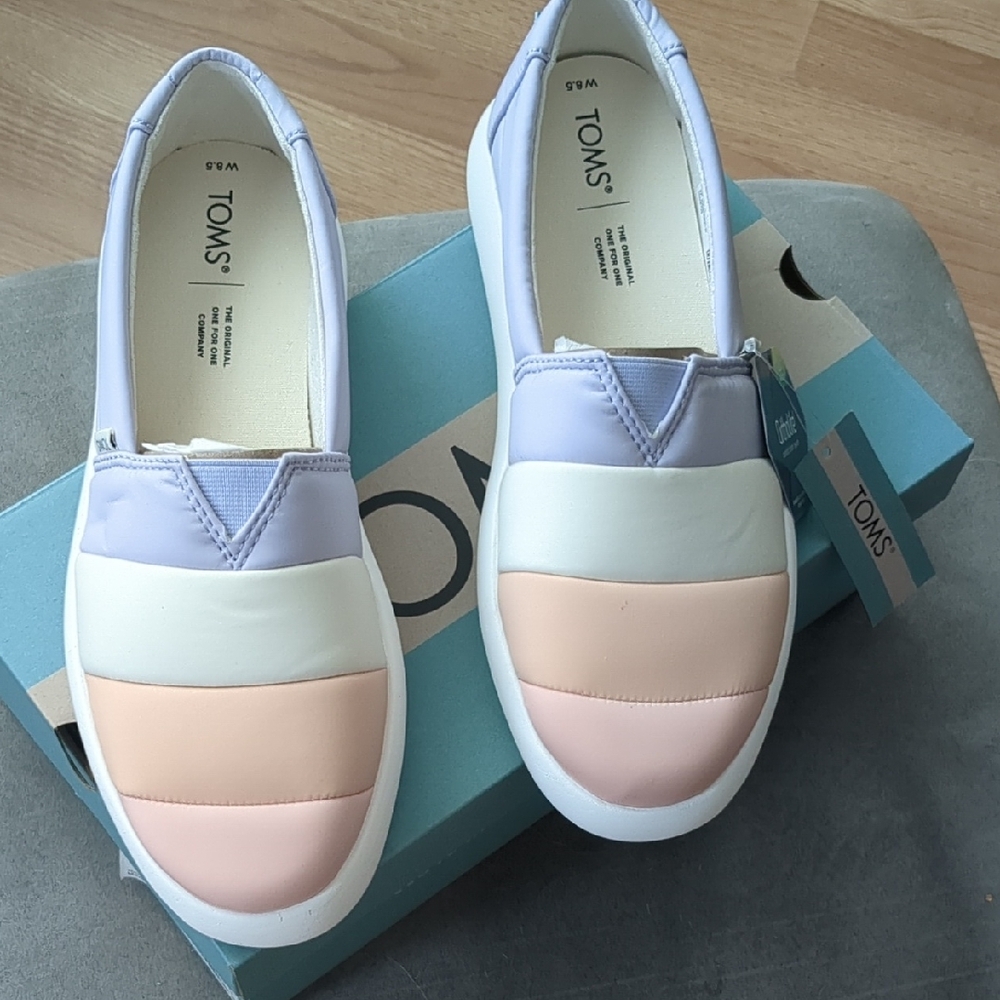 Toms Women's Multicolor Slip-On Flats - Picture 2 of 6